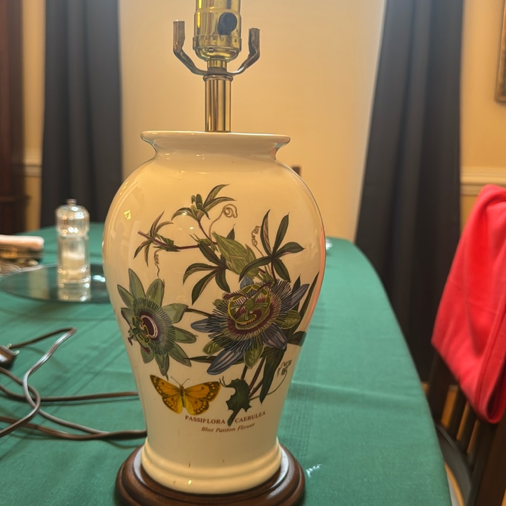 Partition Garden Botanical pottery large lamp
